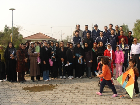 برگزاری همایش پیاده روی خانواده های پتروشیمی فجر به مناسبت روز هوای پاک
