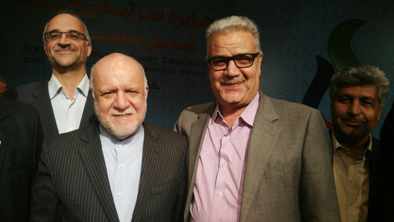 تندیس بلورین اولین جایزه سرآمدی و بهبود مستمر + وزیر زنگنه