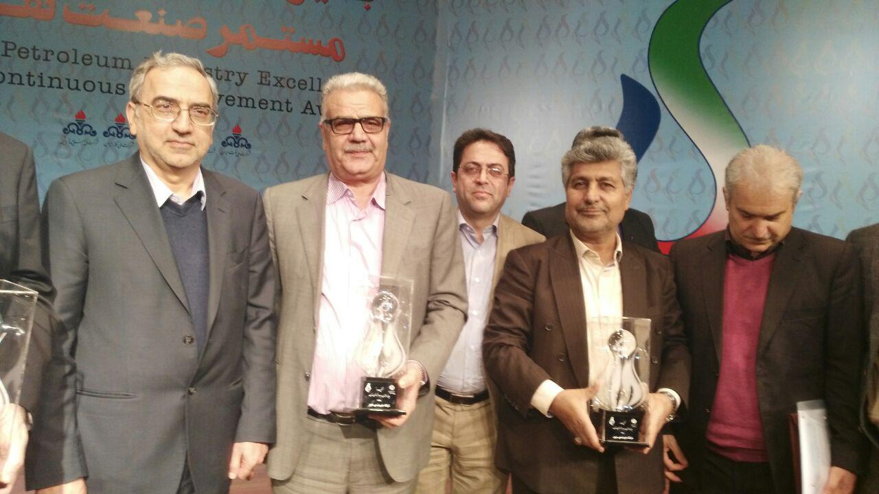 تندیس بلورین اولین جایزه سرآمدی و بهبود مستمر4