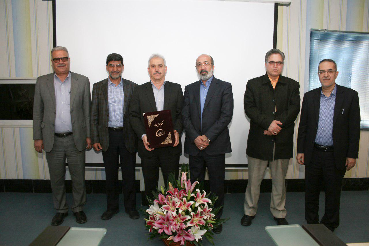 دو حکم جدید برای مدیران عالی پتروشیمی فجر / مهندس شمیم مدیرعامل به مبین منتقل شد و مهندس زال خانی حکم سرپرستی گرفت.