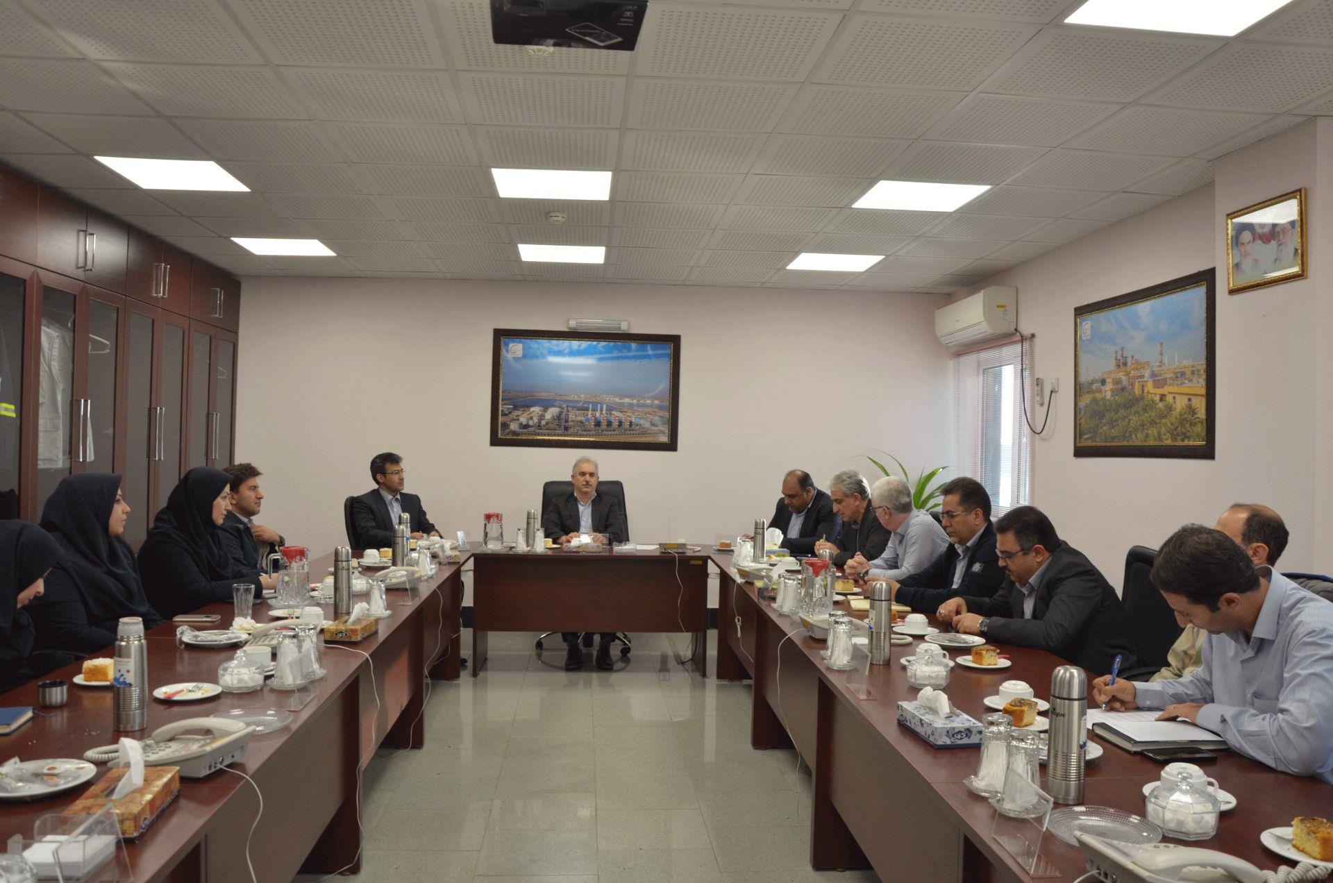 گواهینامه استاندارد کیفیت آزمایشگاه شرکت پتروشیمی فجر تمدید شد