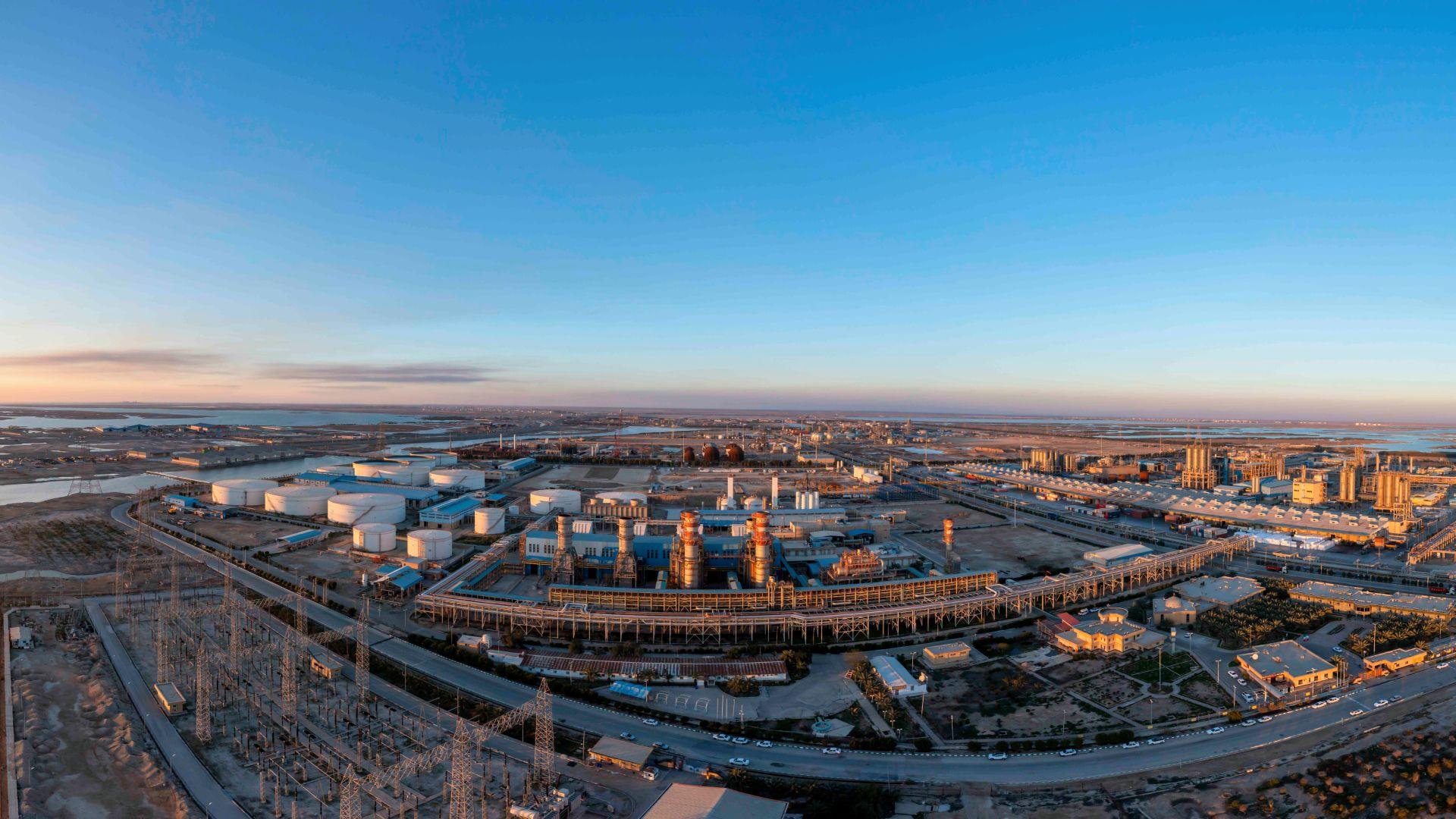 أداء شركه فجر في عام 2021/ من استدامه الإنتاج الصناعي و مساعده الاقتصاد الوطني إلى الأداء الاجتماعي والبيئي الشامل