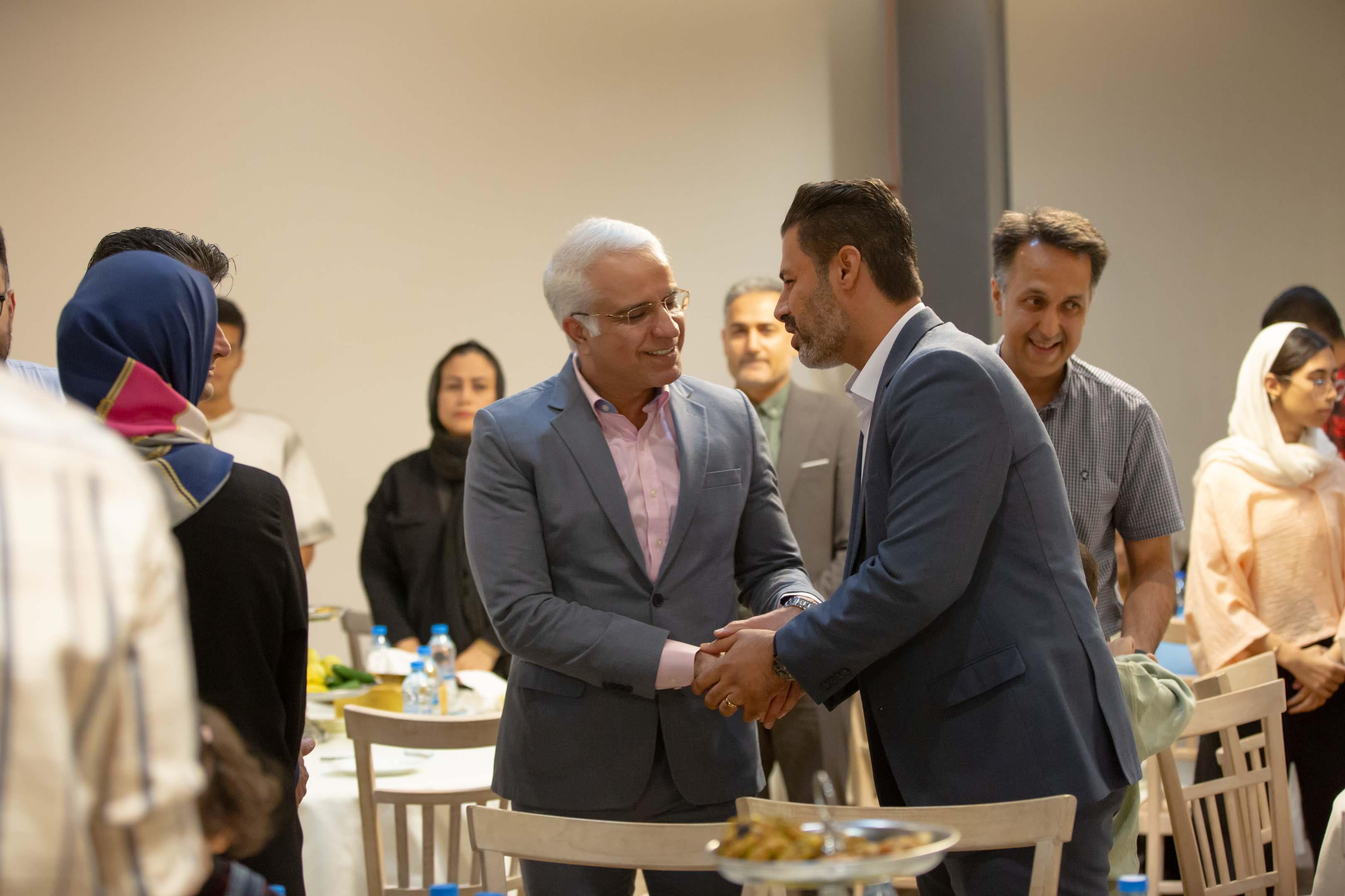 شبی به‌یادماندنی در کنار خانواده‌های برگزیدگان و کارکنان امور HSE