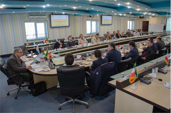 کمک به توسعه صنایع پایین دستی منطقه در نشست مدیران بازرگانی و مالی صنایع پتروشیمی بندر ماهشهر