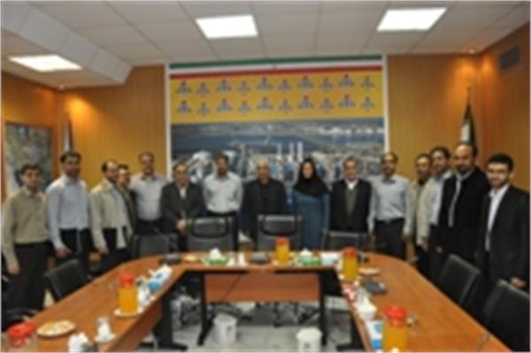 مراسم تقدیر از کارمندان برتر برگزار شد