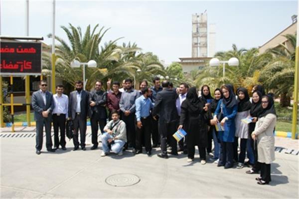 جمعی از خبرنگاران مطبوعات استانی از پتروشیمی فجر دیدن کردند.