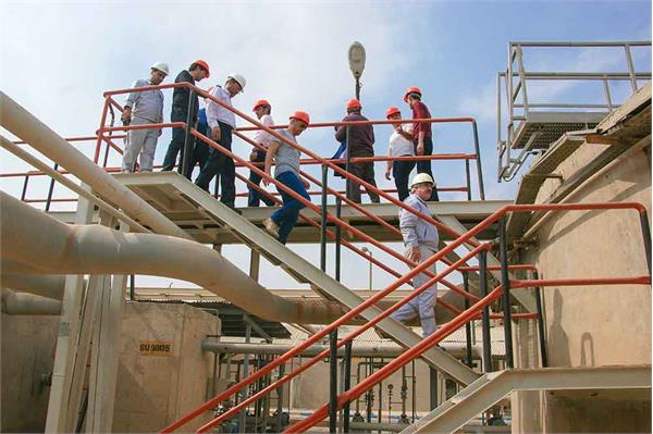 بازدید ازبکها از تصفیه خانه پتروشیمی فجر