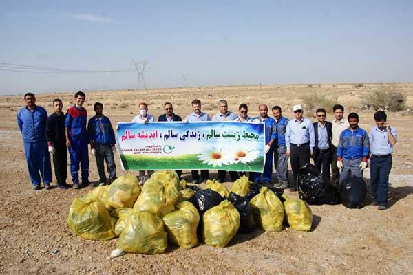 پاکسازی حاشیه جاده شهرک بعثت از زباله