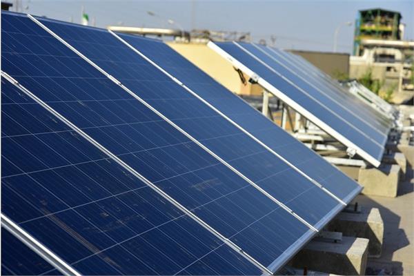 به توان آفتاب / نماهنگ کوتاه درباره نیروگاه خورشیدی  20 کیلو واتی فجر انرژی